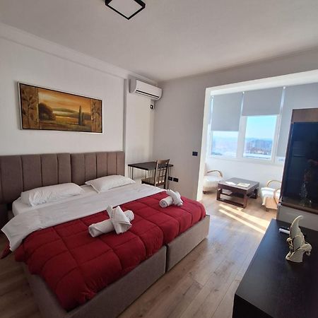 Albania Apartment Near Tirana City Center Double Or Twin Bed Eksteriør bilde