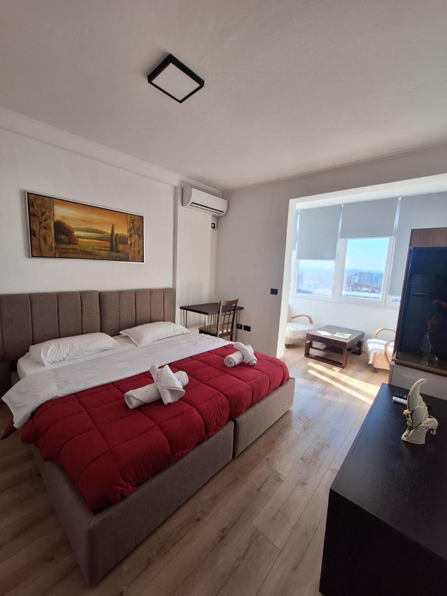 Albania Apartment Near Tirana City Center Double Or Twin Bed Eksteriør bilde