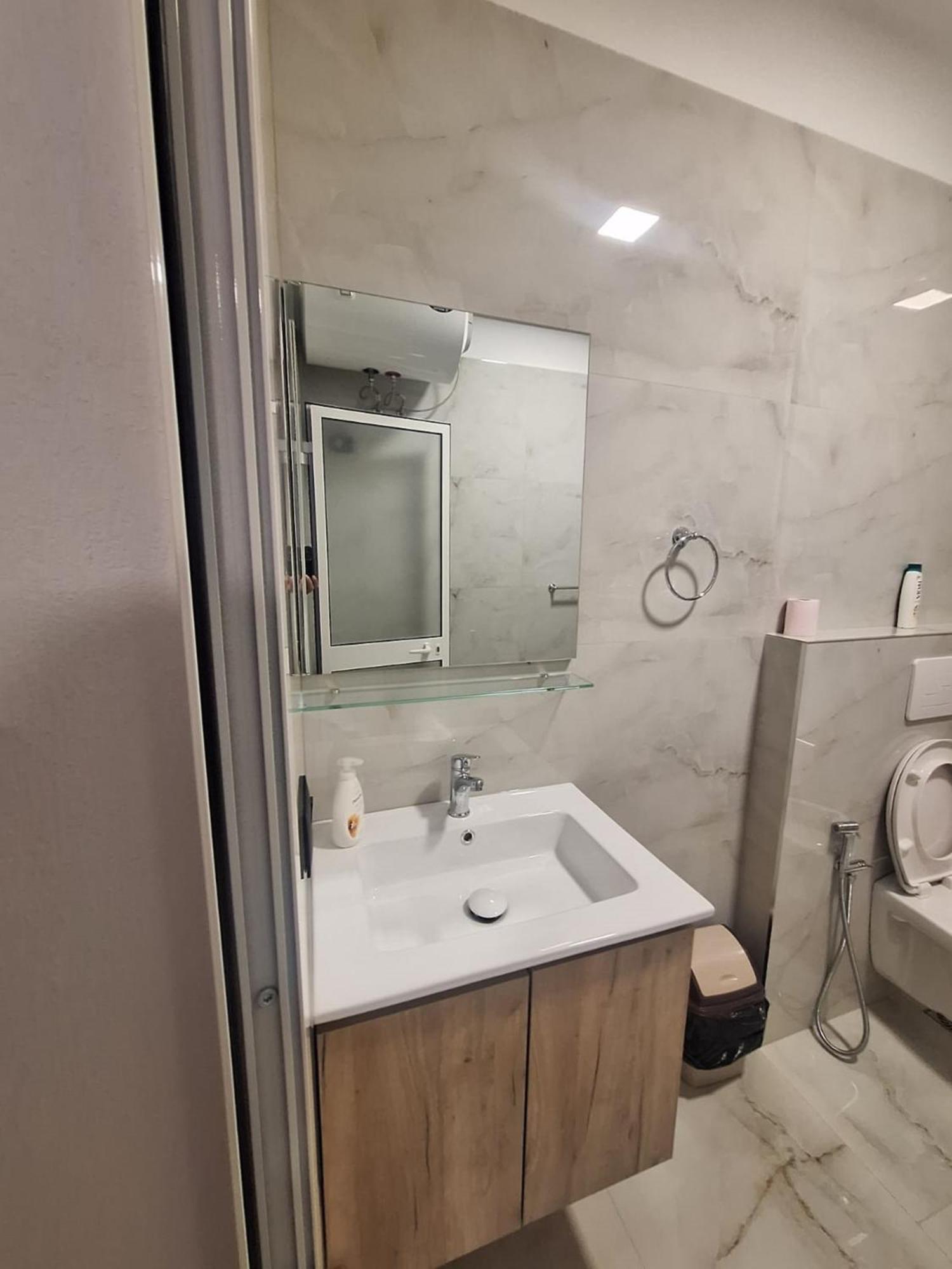 Albania Apartment Near Tirana City Center Double Or Twin Bed Eksteriør bilde
