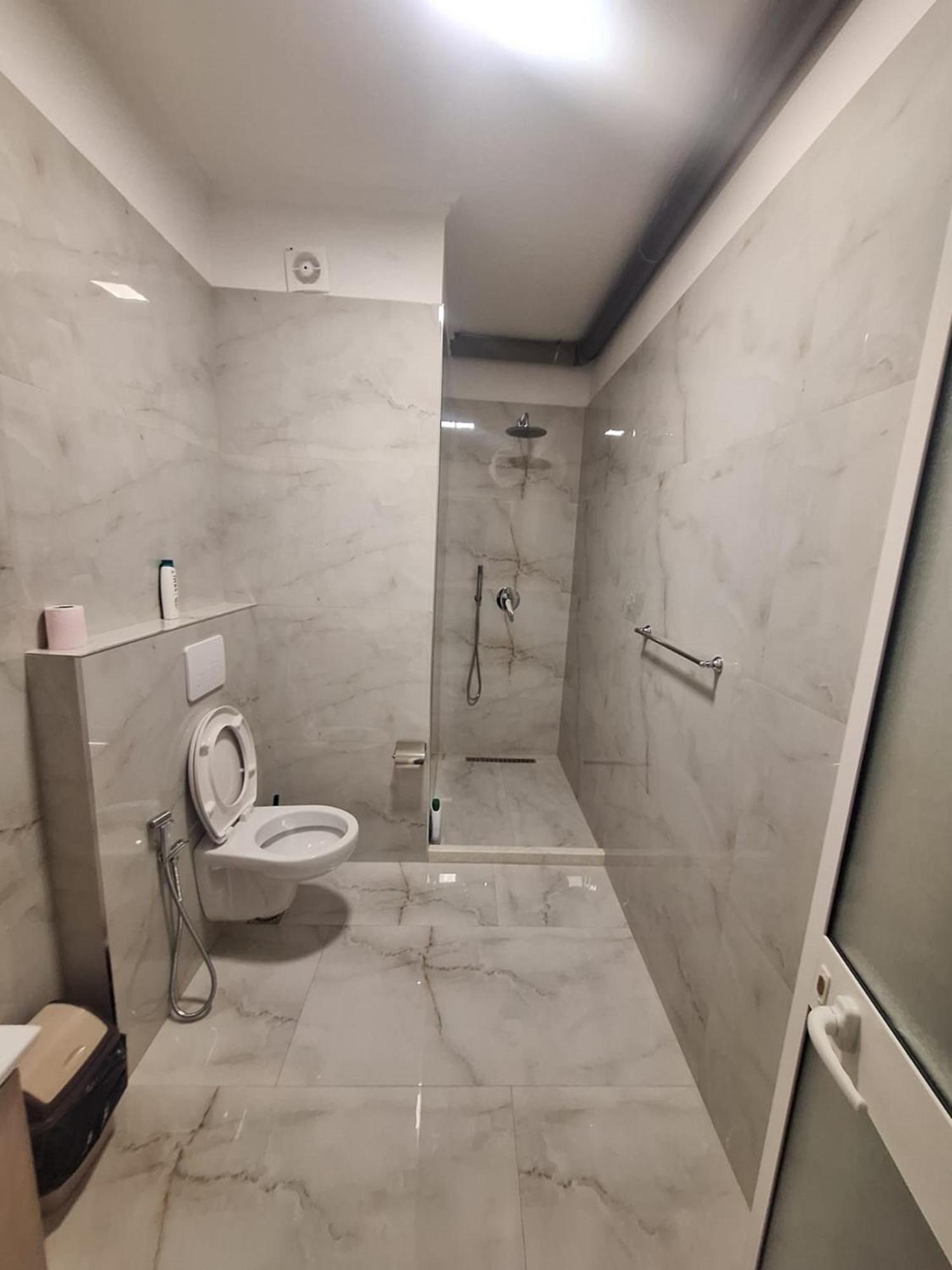 Albania Apartment Near Tirana City Center Double Or Twin Bed Eksteriør bilde