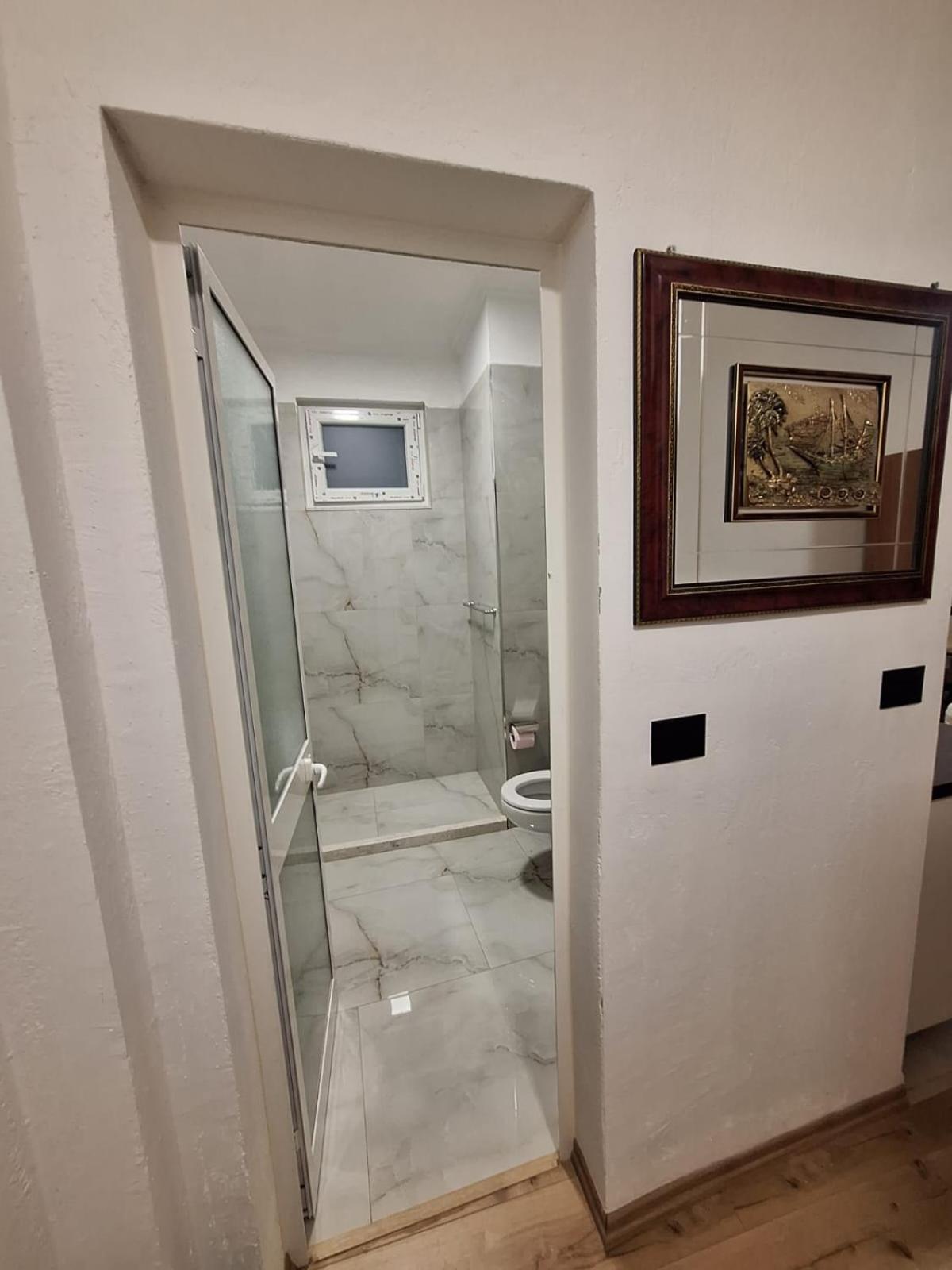 Albania Apartment Near Tirana City Center Double Or Twin Bed Eksteriør bilde