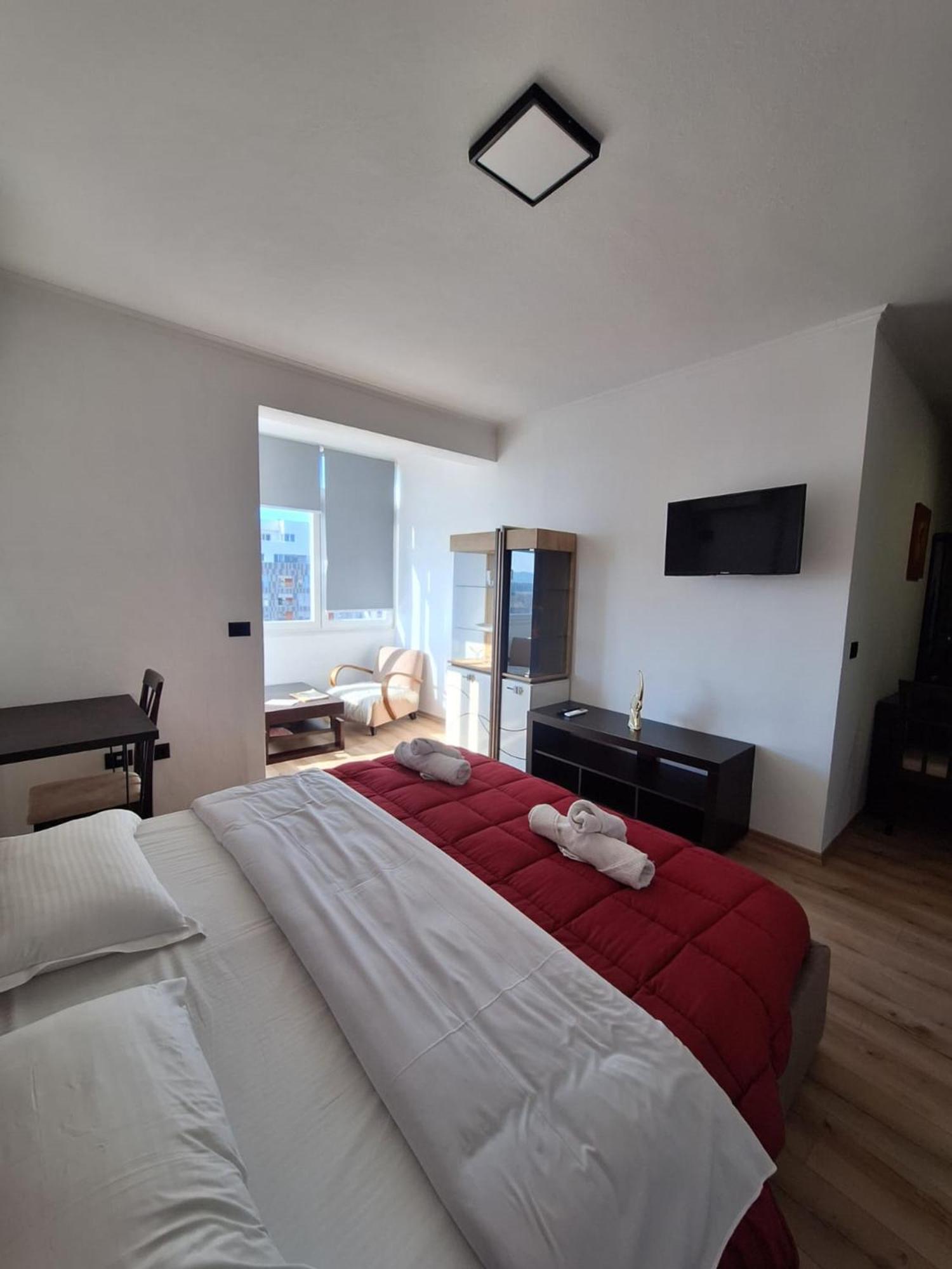 Albania Apartment Near Tirana City Center Double Or Twin Bed Eksteriør bilde