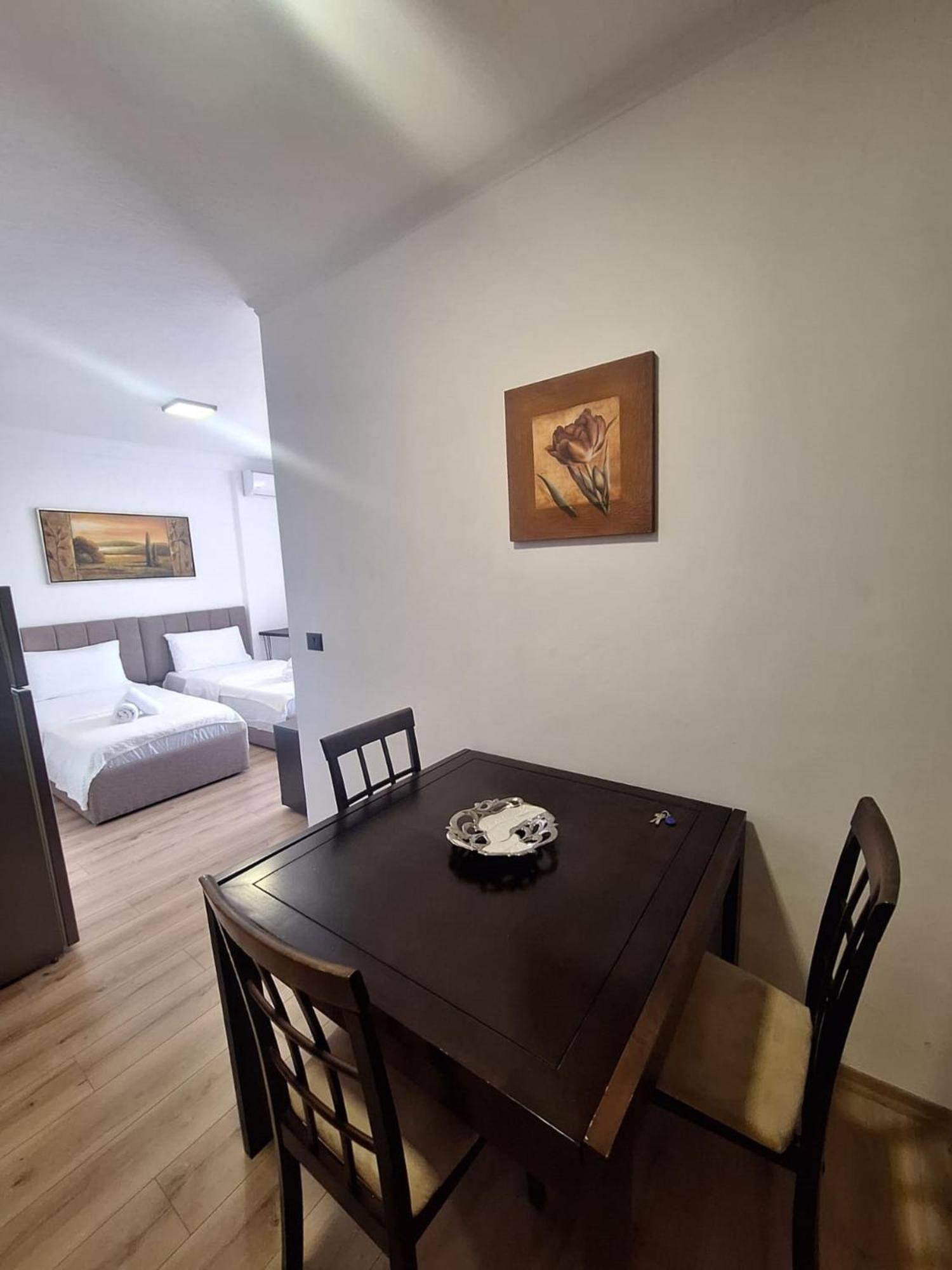 Albania Apartment Near Tirana City Center Double Or Twin Bed Eksteriør bilde